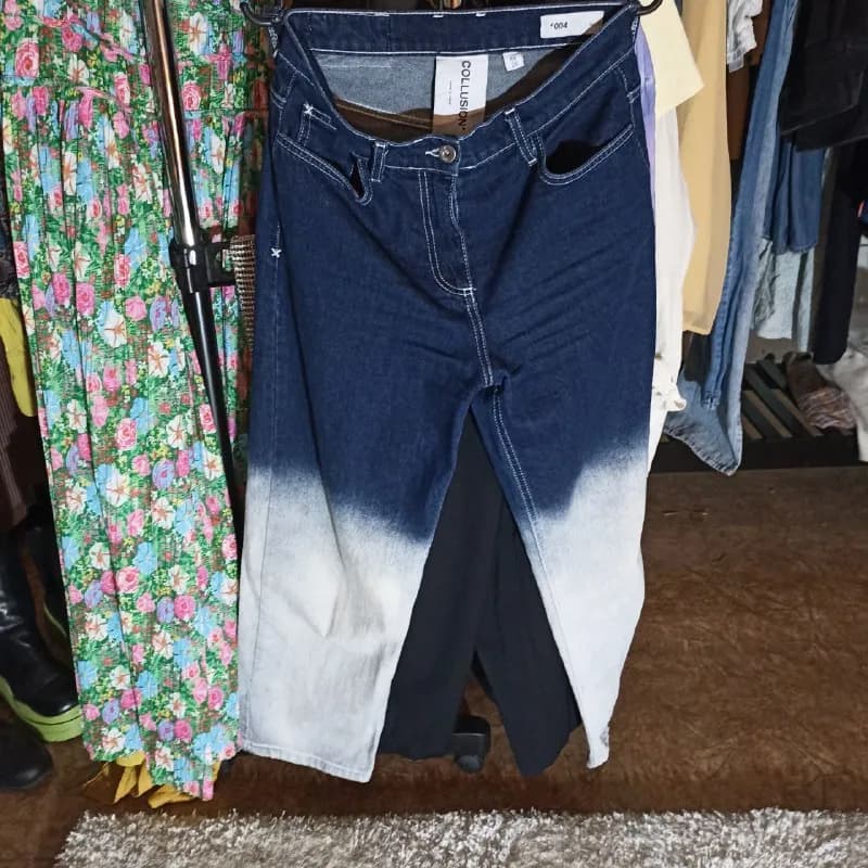 collusion s-m 30 лар, куртка Max Mara 250 лар, юбка фуксия 30 лар, джинсы радужные xs 60 лар, кепк — Тбилиси — 30 ₾