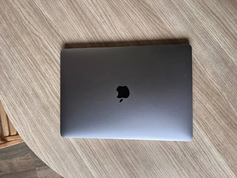 MacBook Pro 2017 — Тбилиси