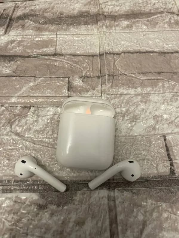 AirPods 1-го поколения — Тбилиси — 90 ₾