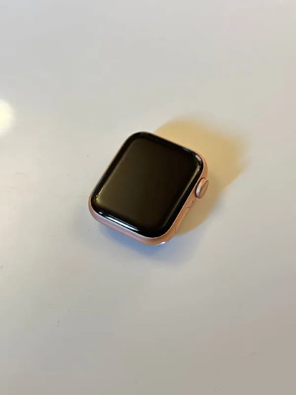 Apple Watch SE 40 mm Gold⌚️ — Тбилиси — 400 ₾