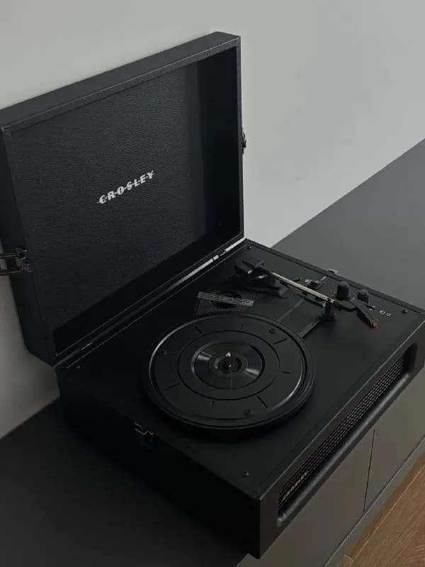 Crosley Voyager (Black) — Батуми — 450 ₾