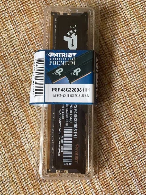 4 плашки по 8гб, ddr4 3200MHz. 2 плашки patriot и 2 плашки vengeance LPX — Тбилиси — 100 ₾