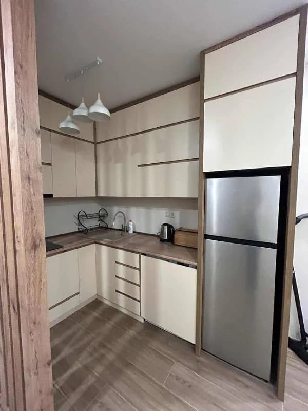 1+1 на Алее Героев — Батуми — 98 000 $