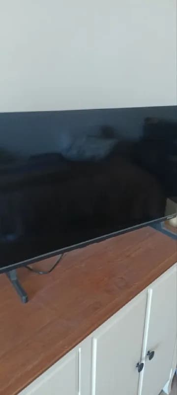 TV smart, HYNDAI (samsung) Full HD, 32» куплен полгода назад на гарантии еще 1.5 года. модель 2025 — Батуми — 400 ₾