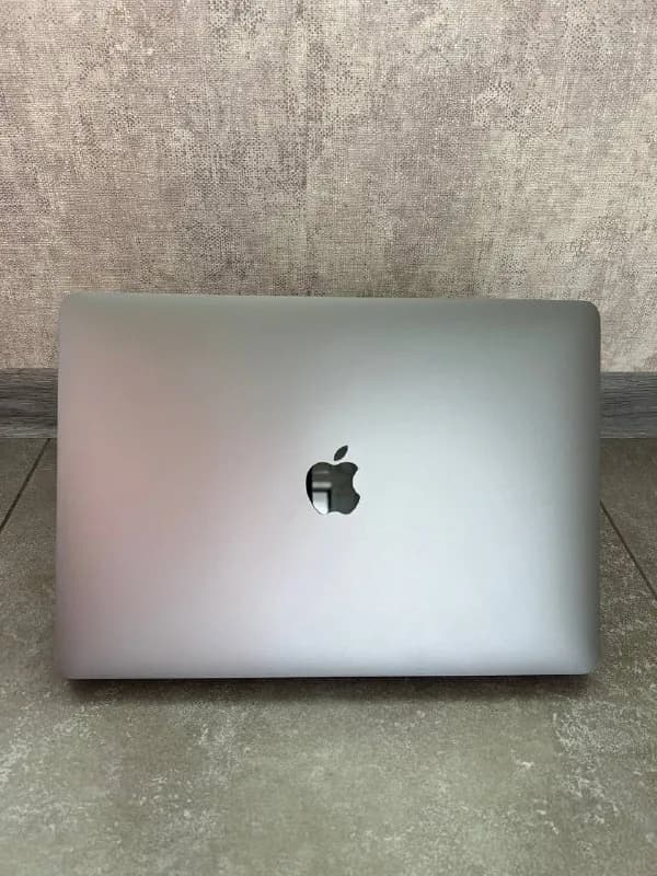 MacBook Air 2020 13.3 — Тбилиси — 1 700 ₾