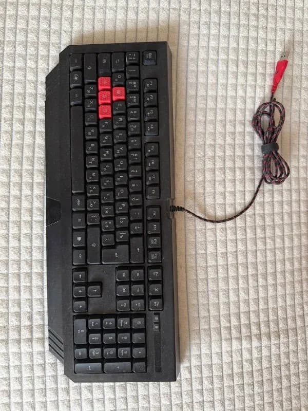 B120N Bloody проводная USB черный, светящаяся. — Батуми — 50 ₾