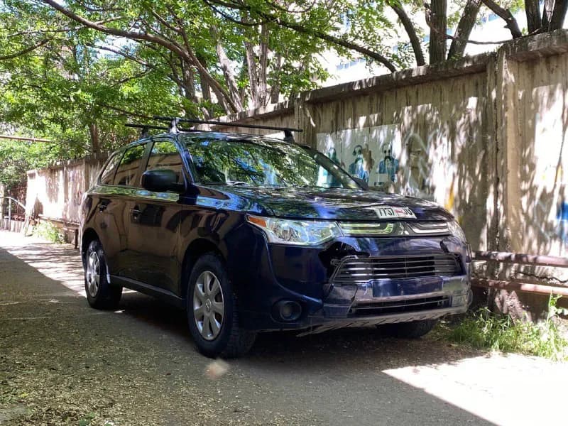 Mitsubishi Outlander 2013 — Тбилиси — 7 $