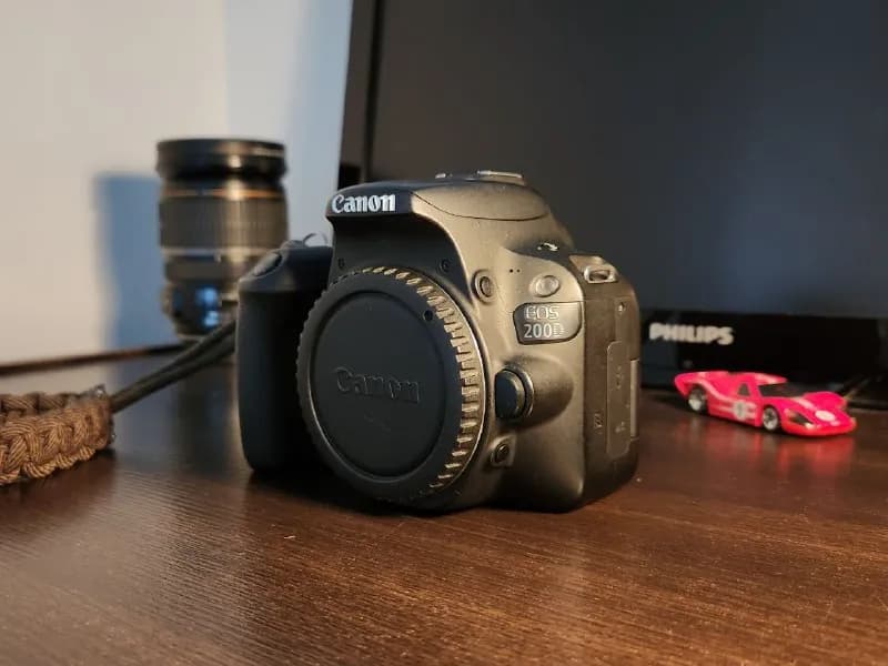 Canon 200D — Тбилиси — 900 ₾