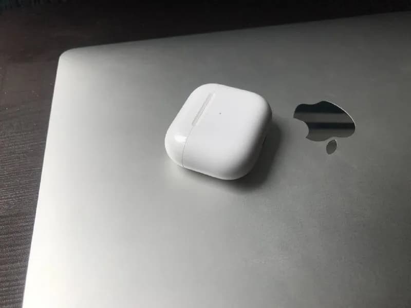 AirPods 3 оригинал 270л, в комплекте с чехлом — Тбилиси
