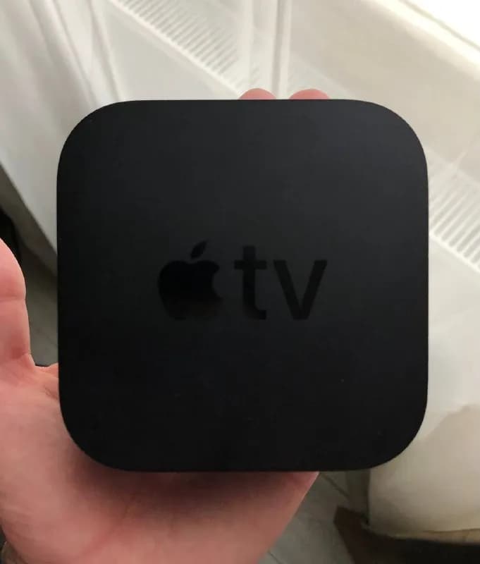 Apple TV 4K A1842 32GB (без пульта; можно использовать айфон). — Тбилиси — 250 ₾