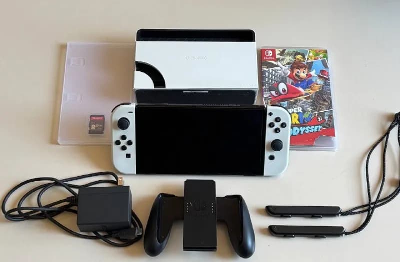 Nintendo Switch OLED в идеальном состоянии. — Батуми
