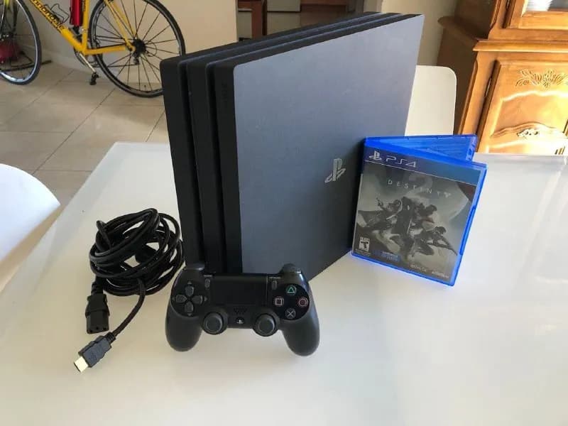 PS4 Pro + 2 геймпада — Тбилиси — 750 ₾