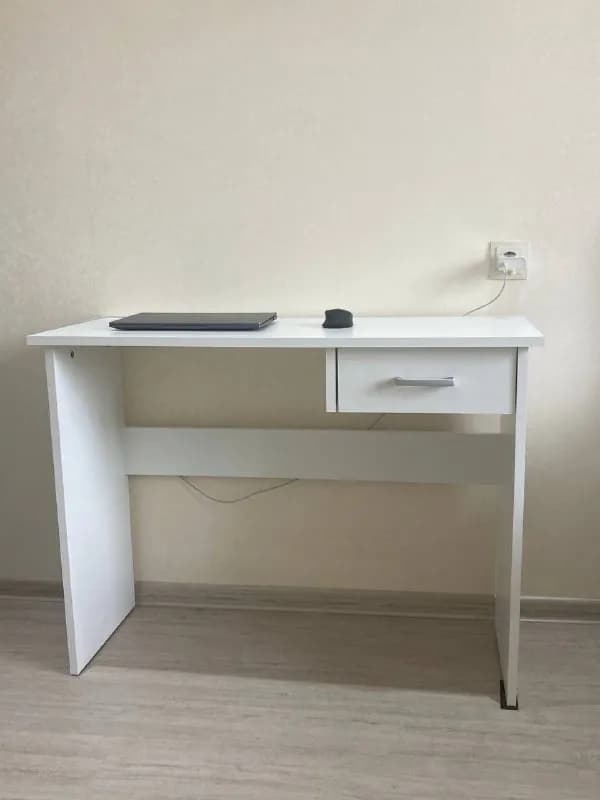 Стол Jysk 100×40 — Тбилиси — 90 ₾