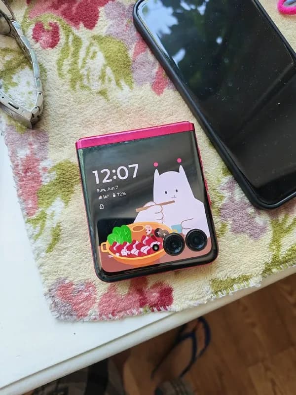 Motorola RAZR 40 Ultra, в идеальном состоянии, цена: 550 лари — Тбилиси — 550 ₾