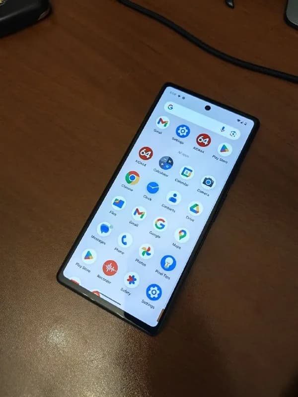 Google Pixel 6a, новый, заряжался всего 6 раз, цена: 400 лари — Тбилиси — 400 ₾