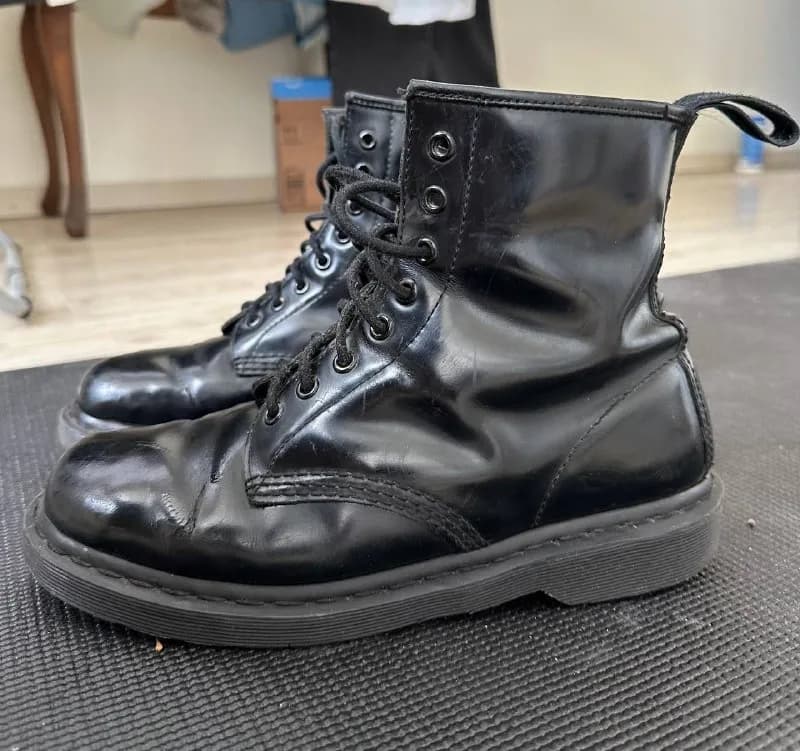 dr martens, состояние хорошее, есть заломы на коже, не очень часто были в носке, носились на 40 разм — Тбилиси — 70 ₾