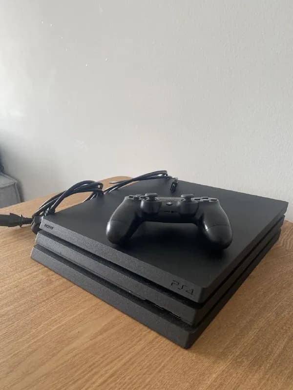 1) Sony PlayStation PS4 Pro 1TB за 700₾ — Тбилиси — 700 ₾