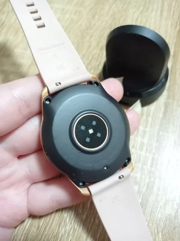 Samsung Galaxy Watch SM-R810 Gold — Тбилиси — 500 ₾