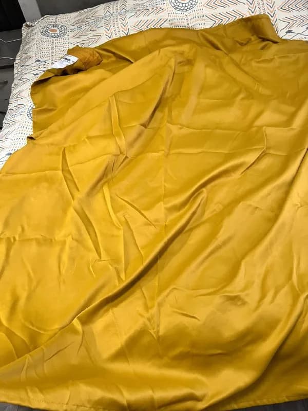 145*300. Цвет горчичный. — Батуми — 130 ₾