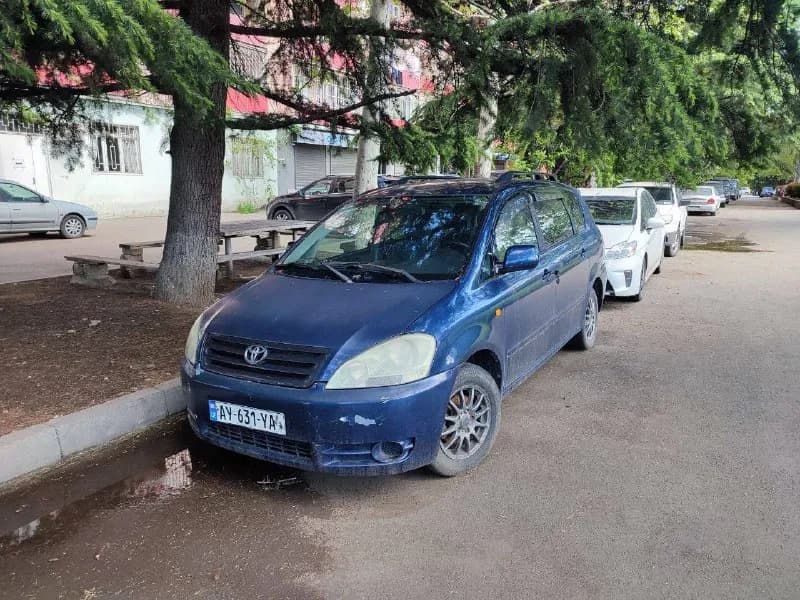 Toyota ipsum 2001 года. — Тбилиси — 3 700 ₾