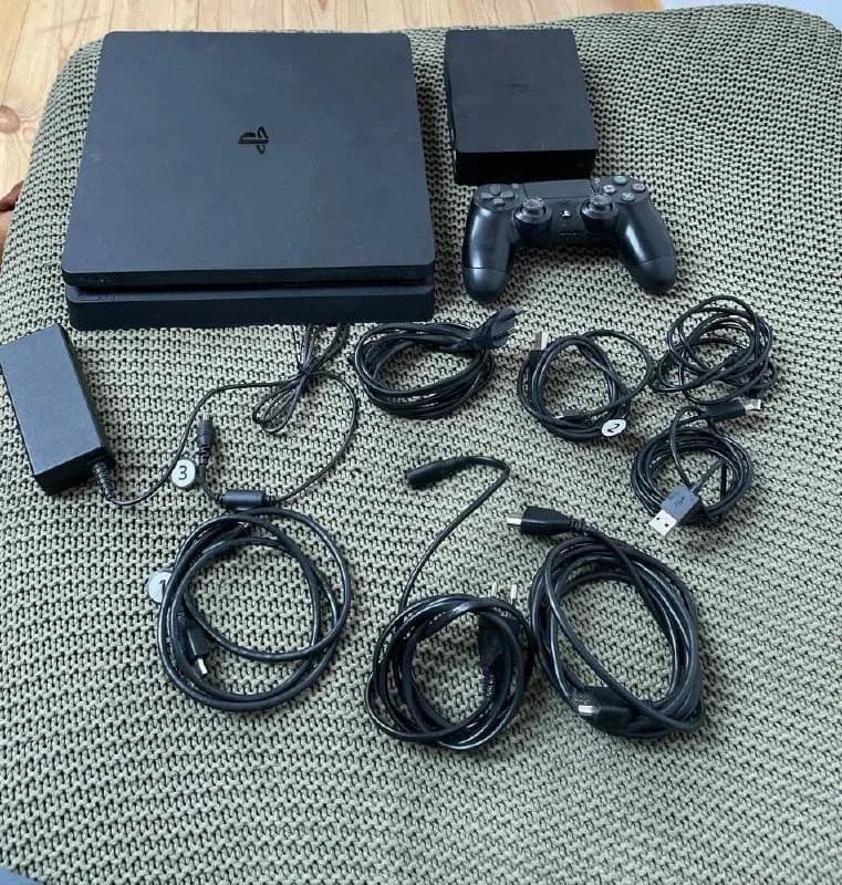 Sony PlayStation 4 slim 500 gb — Тбилиси — 700 ₾