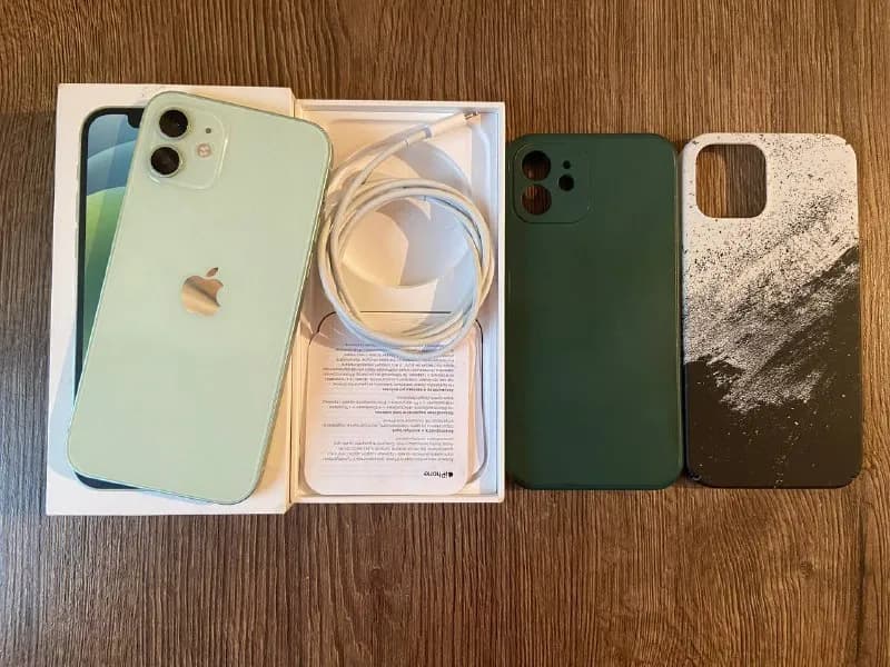 iPhone 12 64 gb в отличном состоянии, не вскрывался, все работает, полный комплект, 2 чехла — Тбилиси — 1 100 ₾