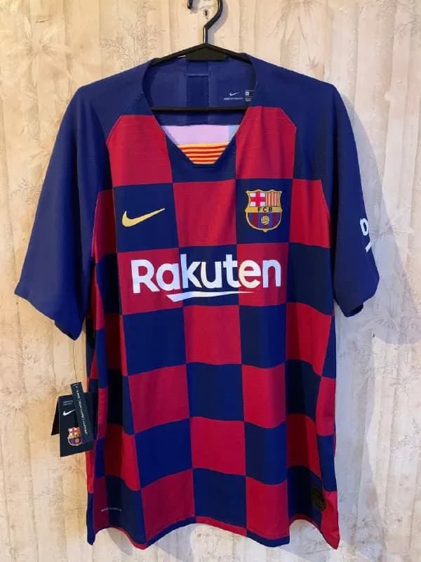Nike 2 года назад, так и не надевалась. Размер L-XL. Цена 100 лари. — Тбилиси — 100 ₾