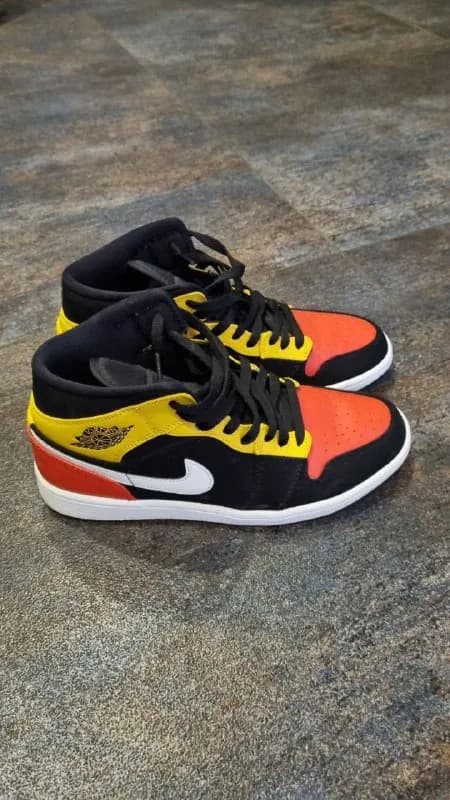 Air Jordan 1 Mid — Тбилиси — 300 $