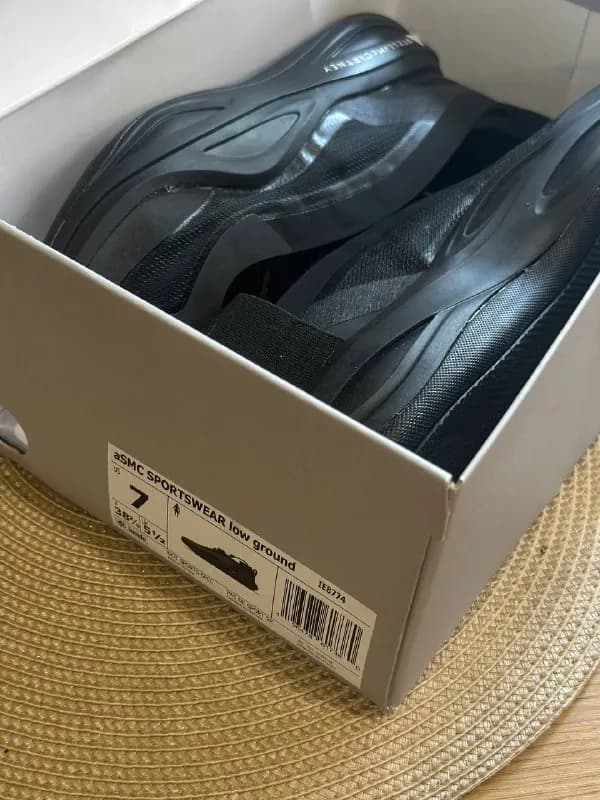adidas by Stella McCartney — Тбилиси — 200 ₾