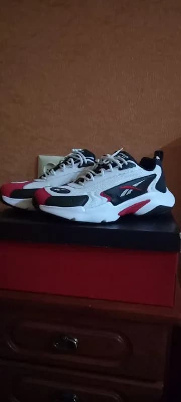 Reebok Vector Runner (Оригинал) — Состояние новых! — Тбилиси — 170 ₾
