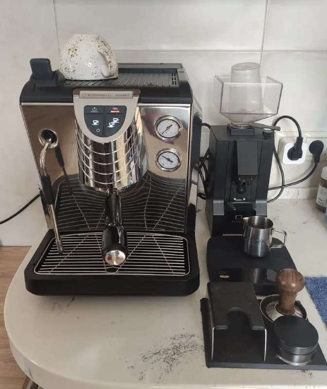 1. Рожковая автоматическая кофемашина Nuova Simonelli Oscar II — Тбилиси — 1 100 $