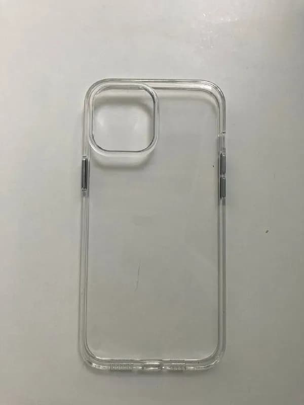 iPhone 12/12 PRО! Чехол самый простой, прозрачный. Сделан из поликарбоната, значит со временем не по — Тбилиси — 25 ₾