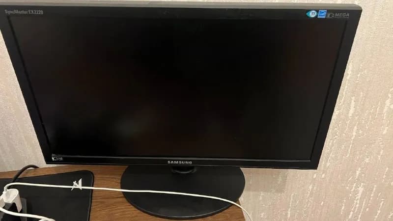 Samsung SyncMaster EX2220 — Батуми — 100 ₾