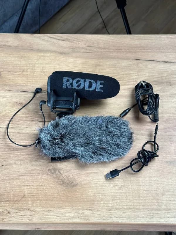 RODE VideoMic Pro+, ветрозащита, удлинитель, кабель для зарядки — $250 или 650 GEL. Использовался ис — Тбилиси — 250 ₾