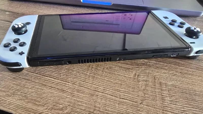 nintendo switch oled в хорошем состоянии. Без док станции. Цена 350 gel — Батуми — 350 ₾