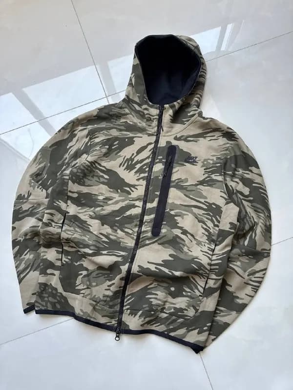 Tech Fleece Nike размер M — Тбилиси — 70 ₾