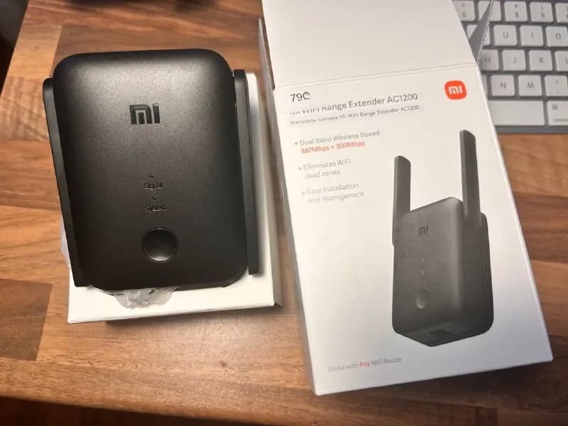 wifi усилитель xiaomi ac1200 на 2 диапазона (2.4 и 5 ghz). работает отлично, остался после переезда. — Батуми — 50 ₾