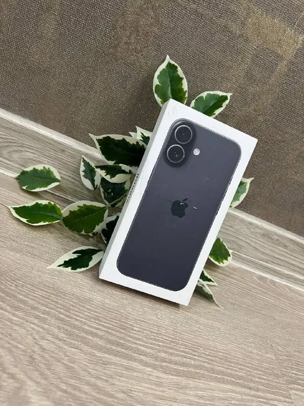 iPhone 17 black на 256 Гб 1sim+esim (2400 лари) и iPhone 17e white на 256 Гб 1sim+esim (1850 лари). — Батуми — 2 400 ₾