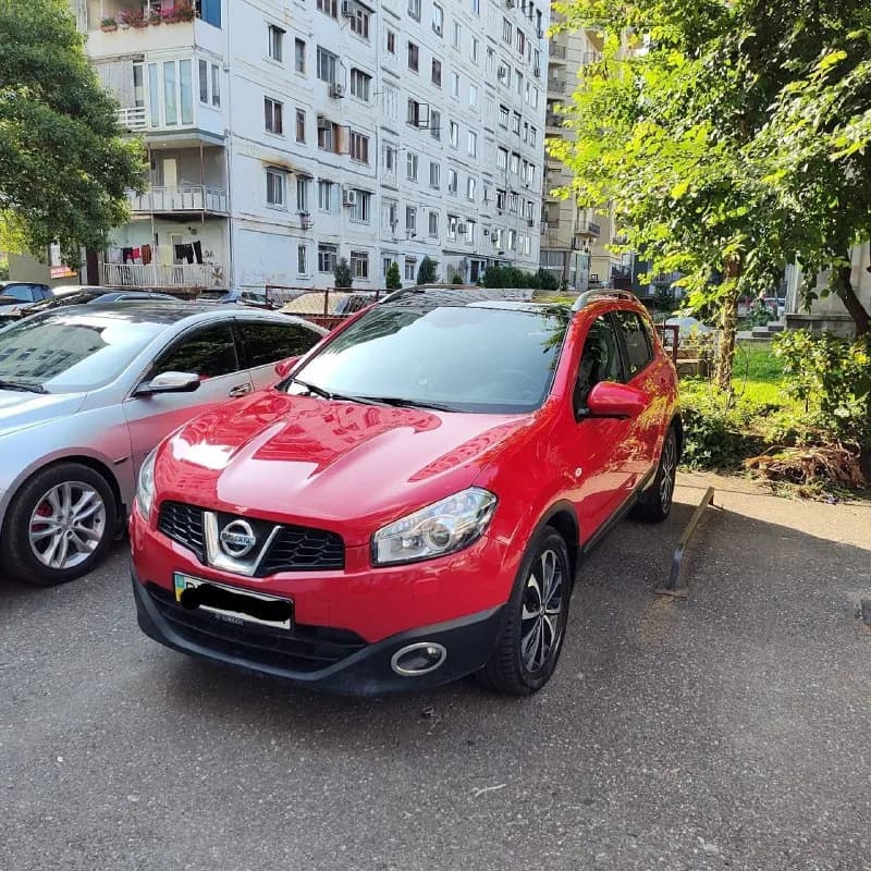 Nissan Qashqai 2012 регистрация Украина, двигатель 1.6, вариатор пробег 156000 один хозяин, очень хо — Тбилиси — 8 500 ₾