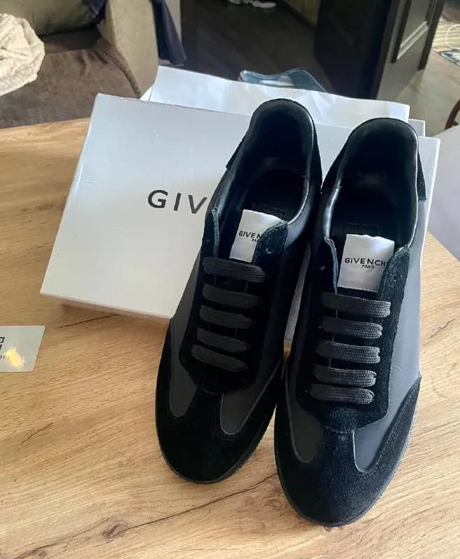 Givenchy — Батуми — 390 ₾
