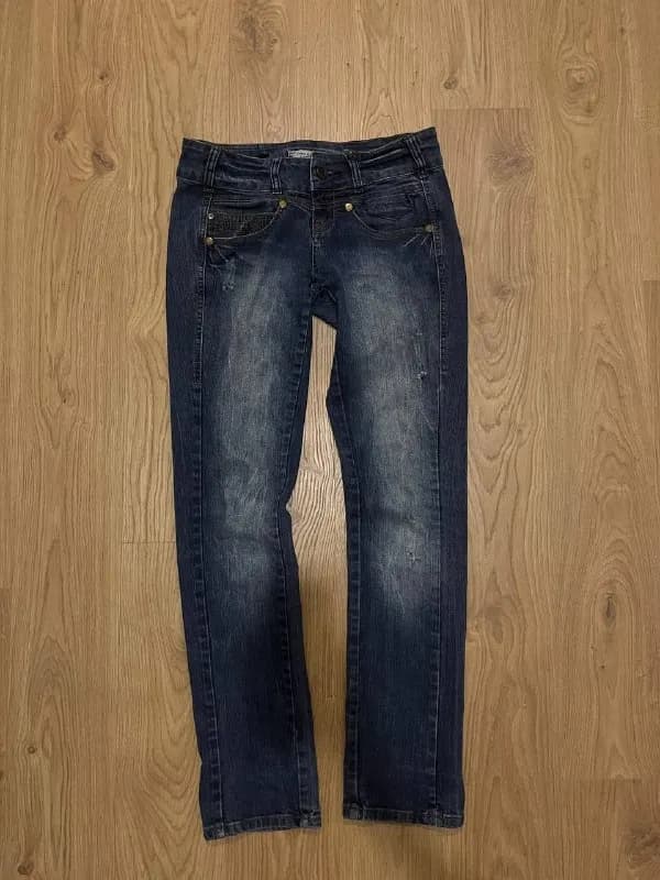 1. джинсы straight fit винтаж — Батуми — 35 ₾