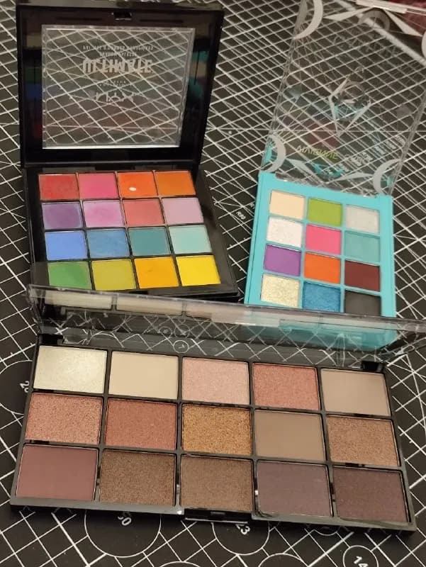 nyx легендарная яркая палетка 20 лари — Батуми — 20 ₾