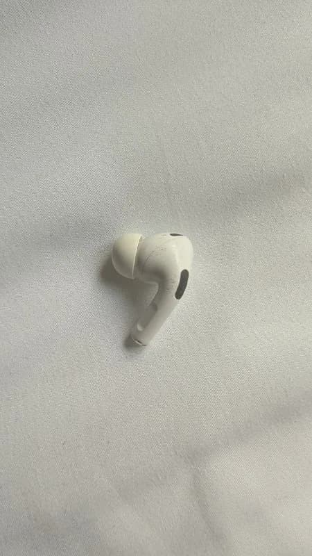 AirPods Pro 2 (2-го поколения, Левый) — Батуми — 35 ₾