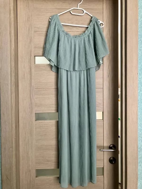 Zara, размер S (должно подойти и на М). Надето всего один раз, состояние идеальное. Без подъюбника ( — Батуми — 15 ₾