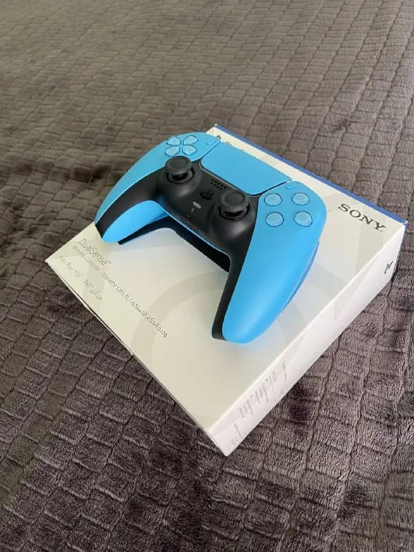 PlayStation Dualsense, оригинал. В идеальном состоянии, покупала буквально вчера. Гарантия 6 месяцев — Тбилиси — 160 ₾