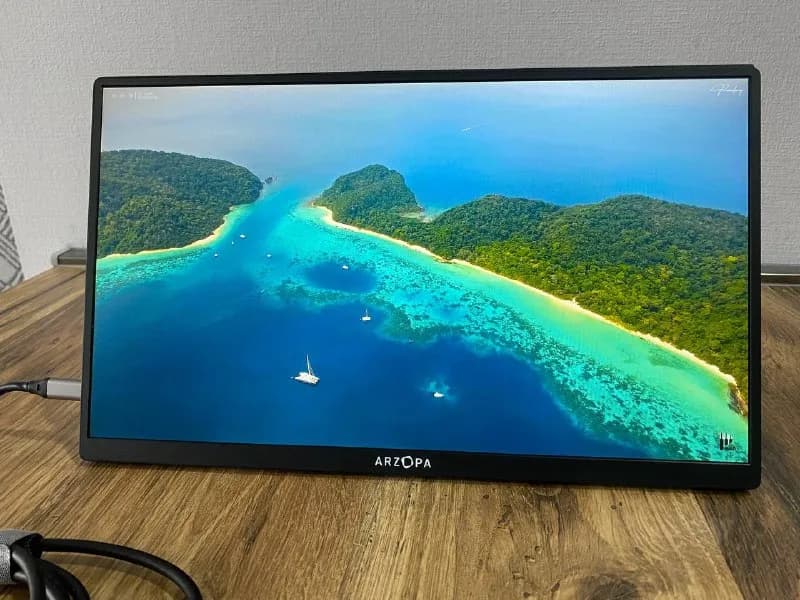 14 дюймов 1920×1080 со встроенными динамиками (выходы usb-c, hdmi) — 375 лари. — Тбилиси — 375 ₾