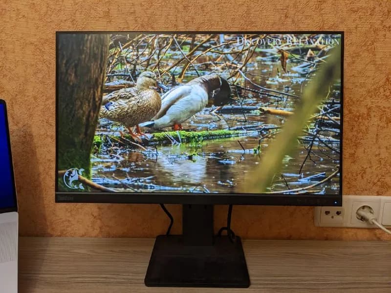 Lenovo 23.8'' ThinkVision E[телефон]B6MAT3EU), 200 лари, в использовании 6 месяцев. — Тбилиси — 200 ₾
