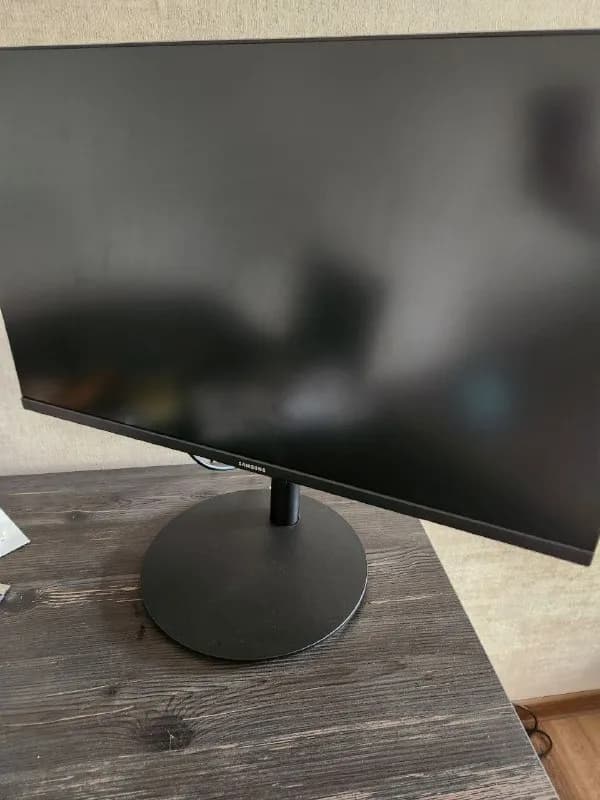 Monitor Samsung 27'' (LF27T700QQIXCI) — Тбилиси — 600 ₾