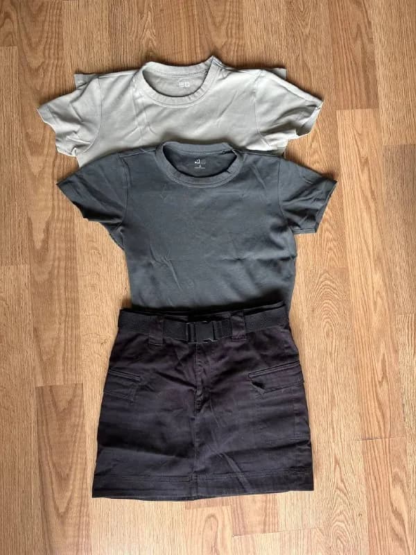 2 футболки Uniqlo + юбка карго (юбку надевала 2 раза) — Тбилиси — 20 ₾