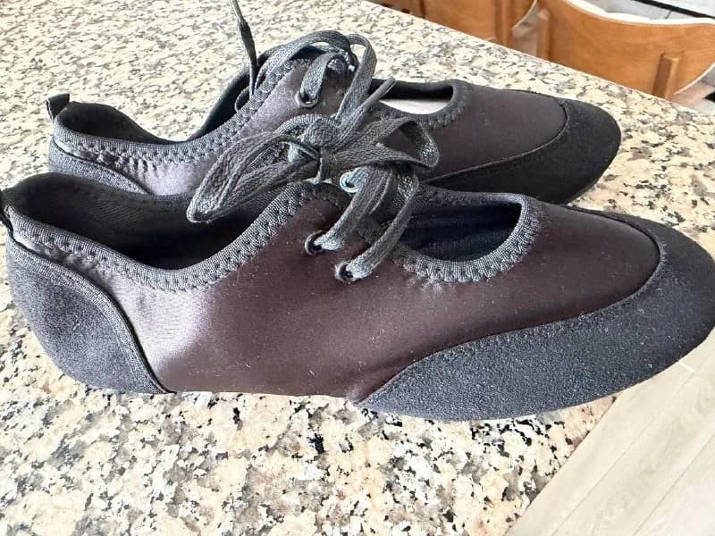 Savsem novie, 50 lari, 40-41 razmer — Батуми — 50 ₾
